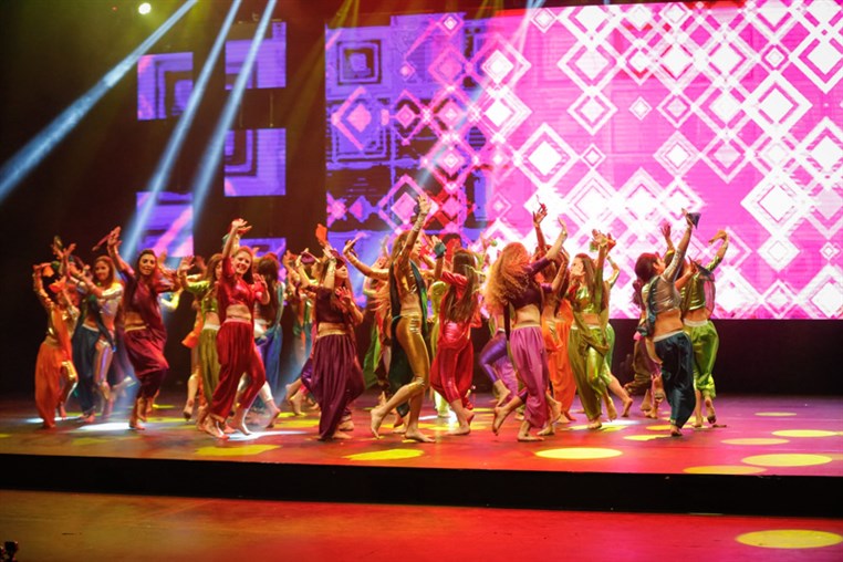 Tribe Dance Hold Your Dream 